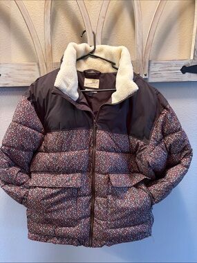Universal Thread Floral Quilted Puffer Jacket with Sherpa Collar - Brown Multi